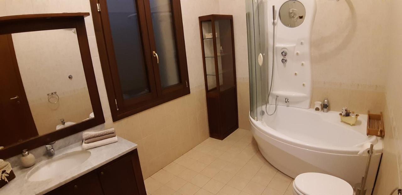 칼더라라디레노 La Torre Di Longara B&B 외부 사진