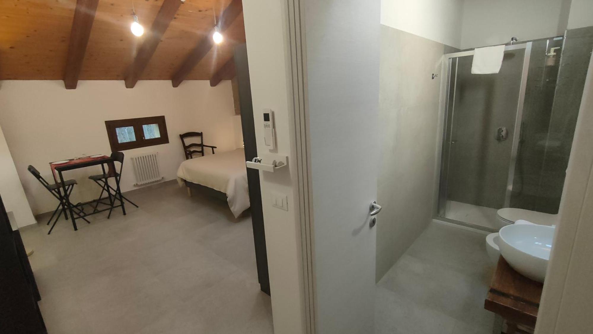 칼더라라디레노 La Torre Di Longara B&B 외부 사진