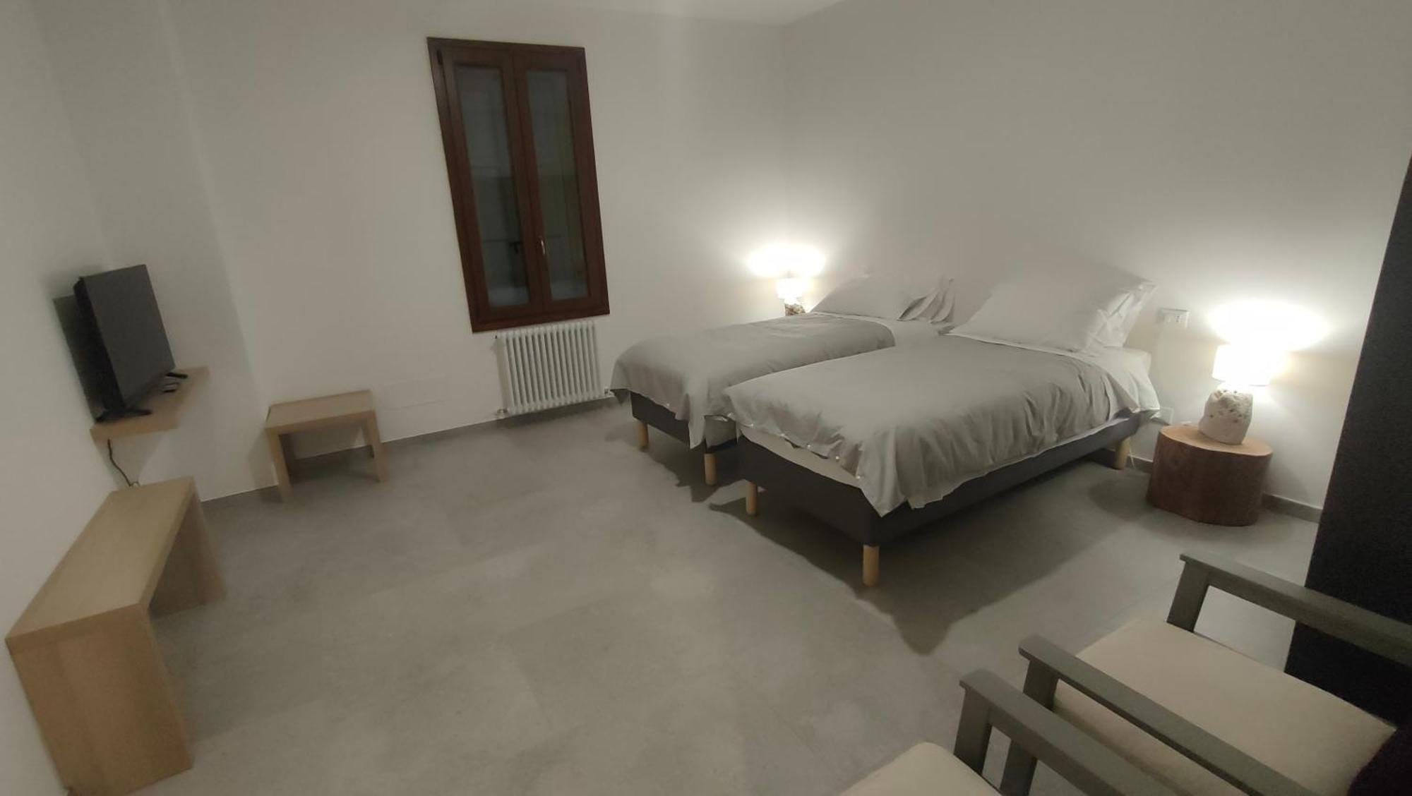 칼더라라디레노 La Torre Di Longara B&B 외부 사진